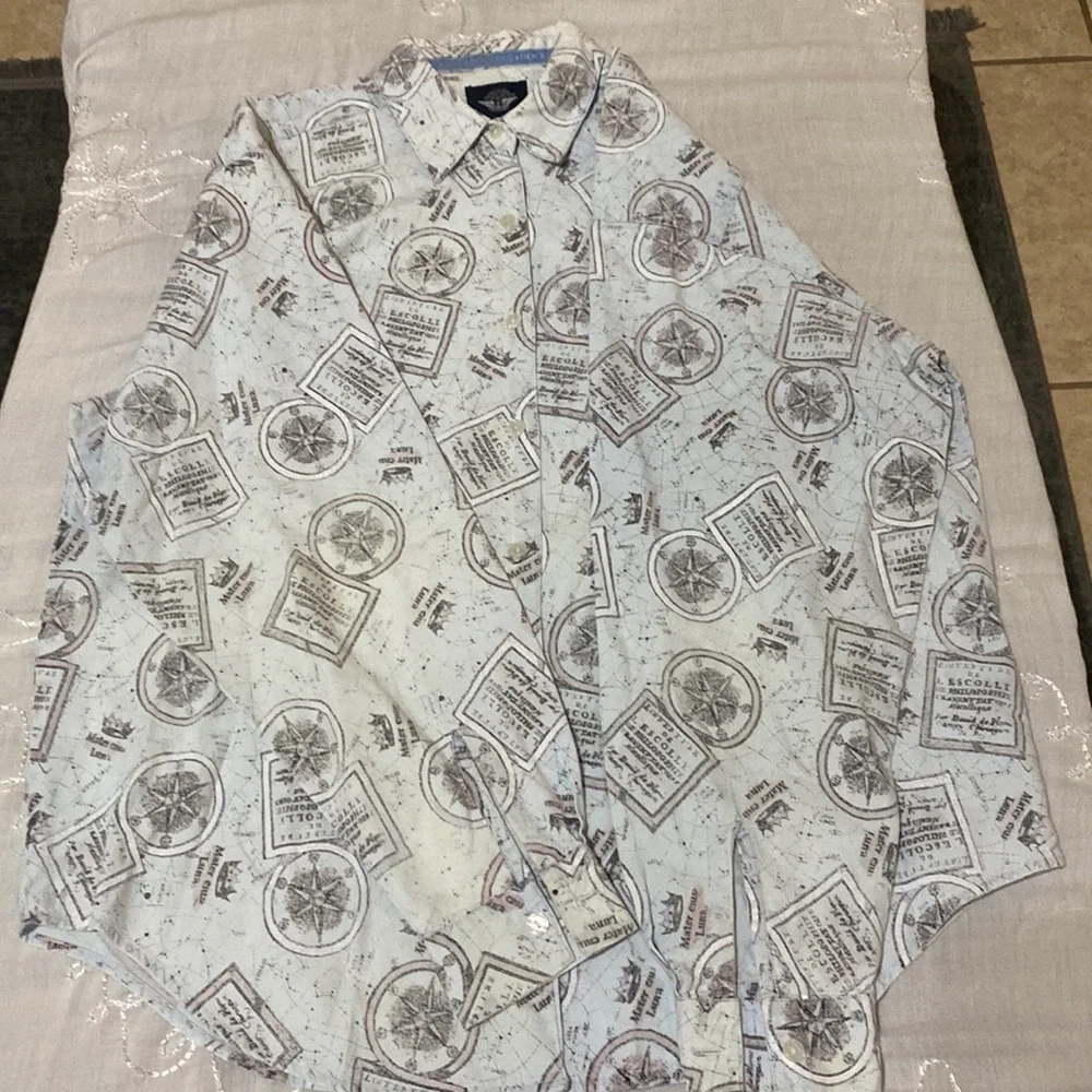 Button down - Picture 2 of 2